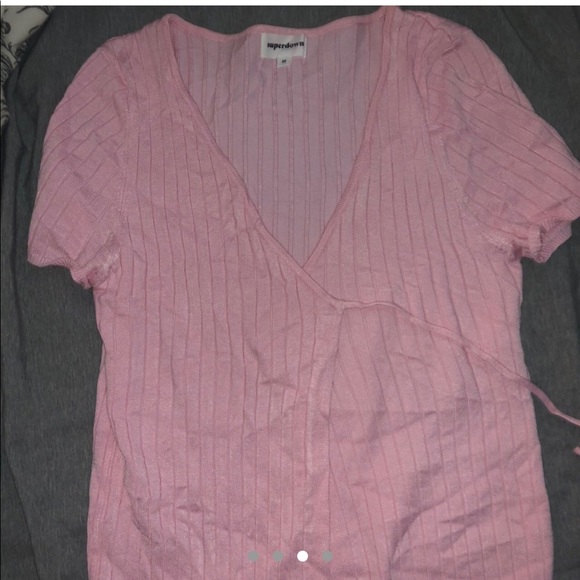 Revolve it’s an Instagram brand - Picture 3 of 4